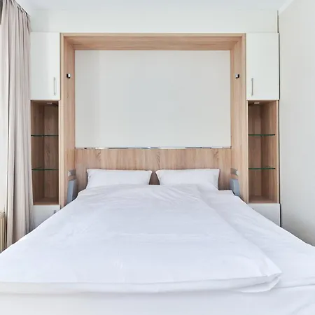 Apartment 341, Seepark *